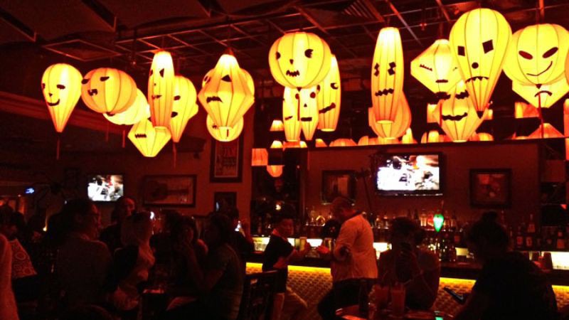 Trang trí Halloween bằng lồng đèn