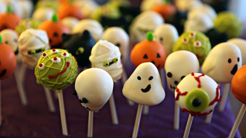 Bánh kẹo Halloween hình thù kì dị