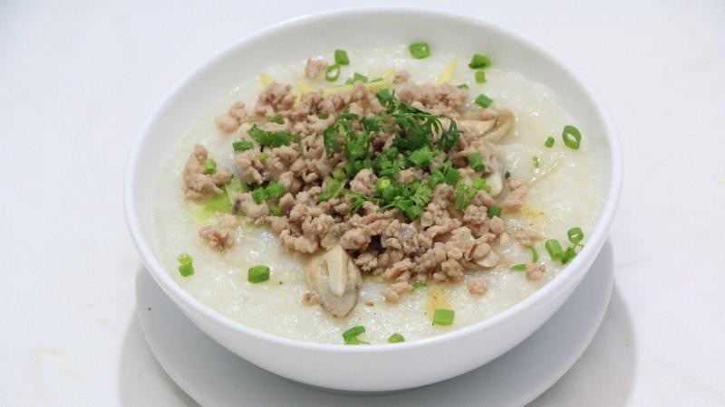 Cháo thịt bằm và quẩy