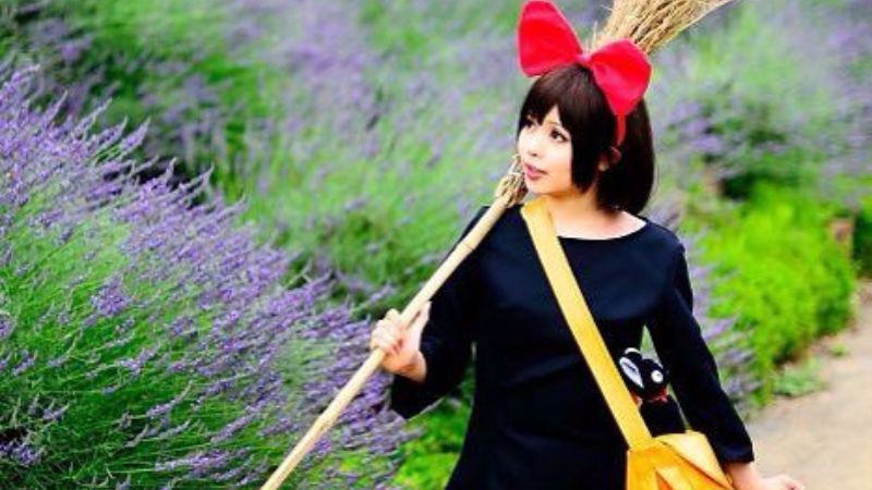 Cosplay cô phù thủy nhỏ Kiki