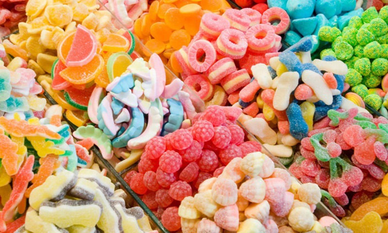 Không nên ăn bánh kẹo đồ ngọt sau khi ăn