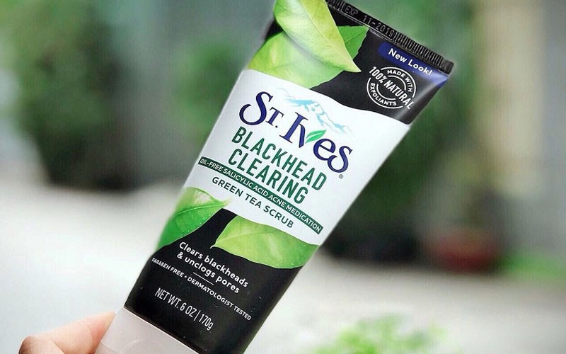 Sữa rửa mặt St.Ives Blackhead Green Tea Scrub