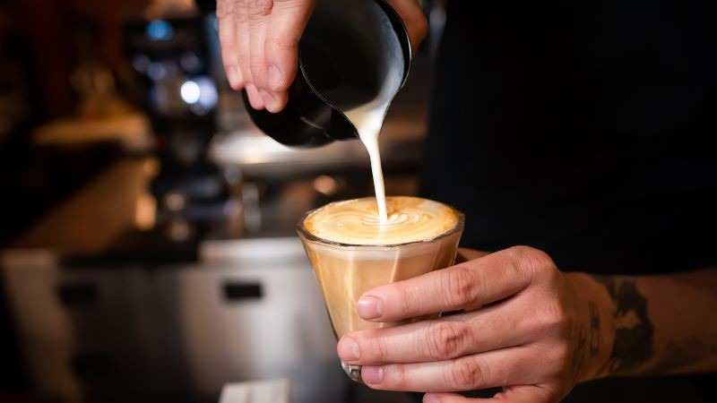 Cách phân biệt Flat White với Latte