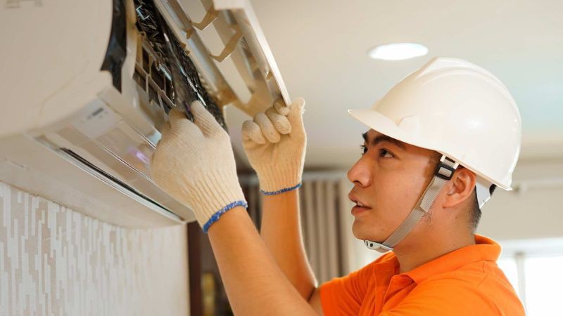 Vệ sinh và bảo dưỡng máy lạnh định kỳ