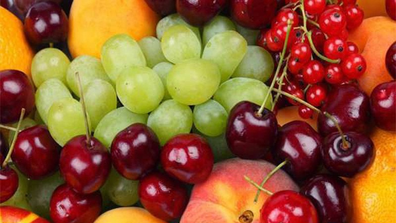 Không để trái cây quá gần nhau trong tủ lạnh