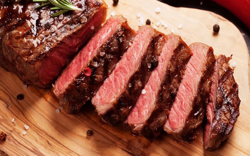 Thăn bò áp chảo (bò bít tết)