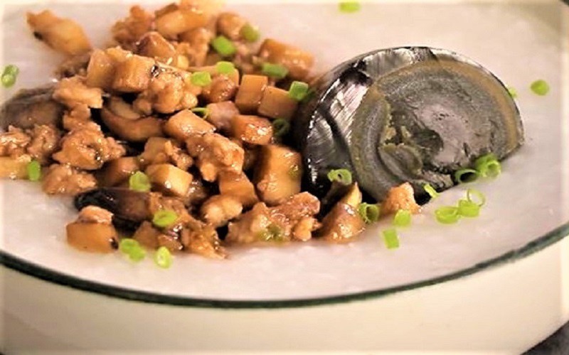Cháo nấm trứng bắc thảo thực hiện cũng khá đơn giản, dễ làm