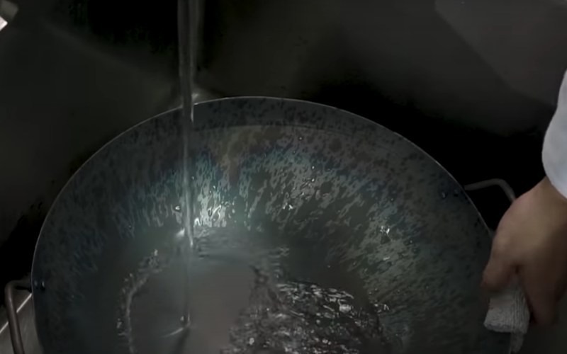 Vệ sinh chảo lại lần 2